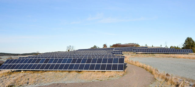 Gisselös solcells park är en av Sveriges största privatägda med sina 330 000 KWh om året.