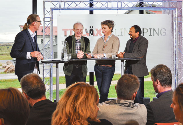 Programledaren Lasse Fredriksson diskuterar med Per Frankelius, Helene Oscarsson och Peter Borring.
